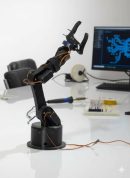 Bras robotisé 5 degrés de liberté (kit complet avec moteur)