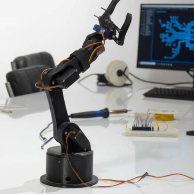 Bras robotisé 5 degrés de liberté (kit complet avec moteur)